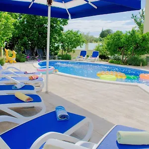 https://apartments-petra-trogir.hotels-in-trogir.com